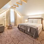 Wellton Riverside Hotel