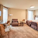 Wellton Riverside Hotel 4*