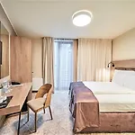 Wellton Riverside 4* ريغا
