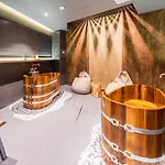 Hotel Wellton Riverside 4*