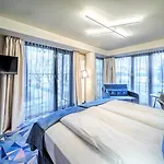 Wellton Riverside Hotel
