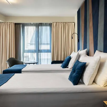 Wellton Riverside Hotel 4*