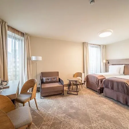 Wellton Riverside Hotelli 4*