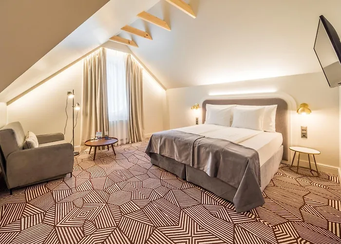 Wellton Riverside Hotel