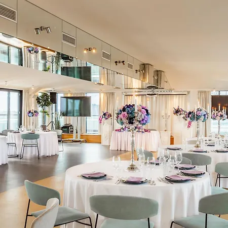 Wellton Riverside Готель 4*