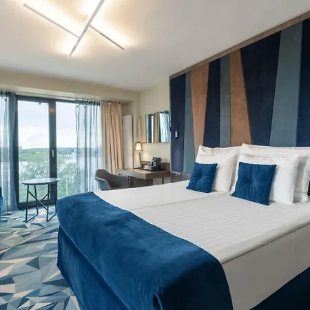 Ξενοδοχείο Wellton Riverside 4*